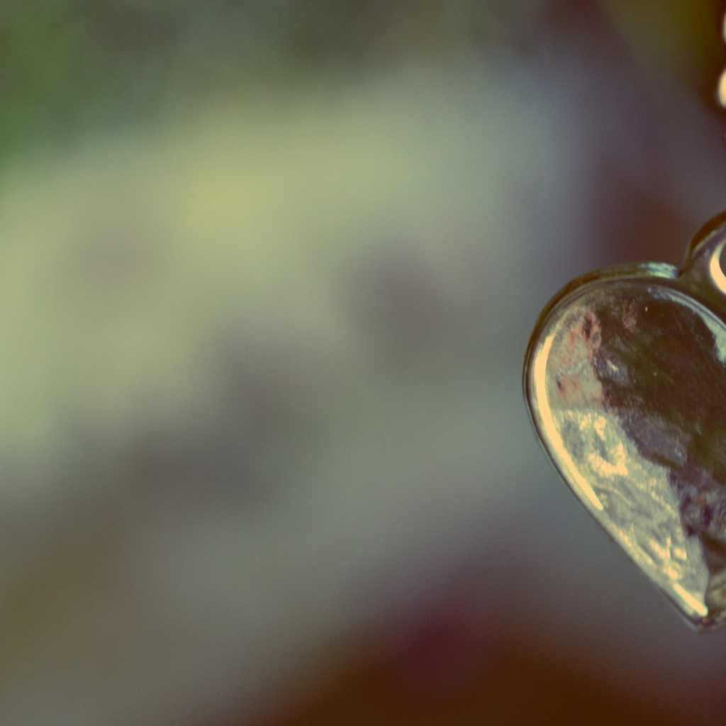 Кулон из железа в форме сердца