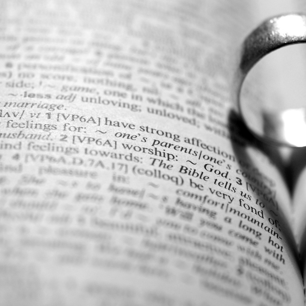 Серебряное кольцо в книге