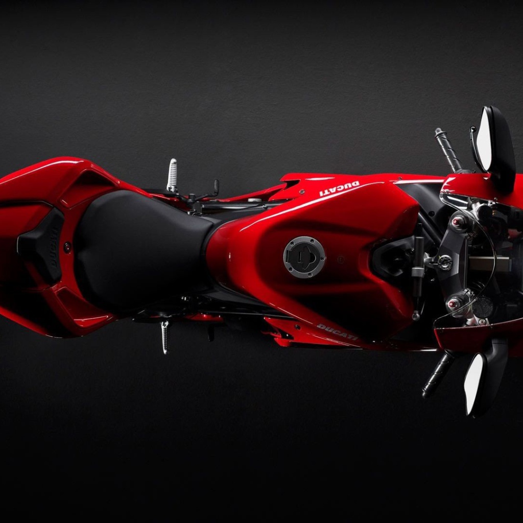 Красный мотоцикл, вид сверху