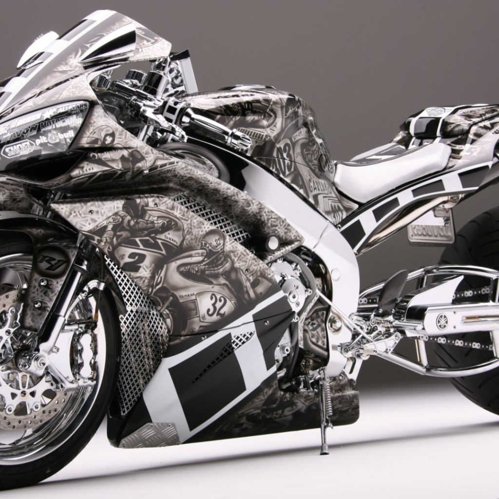 Спортивный мотоцикл Yamaha R1