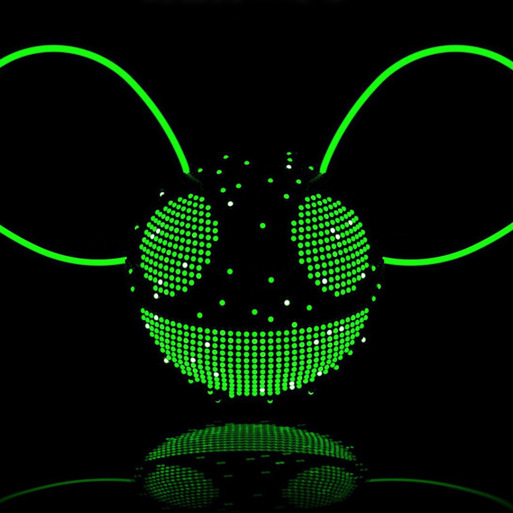 Зеленый диджей deadmau5