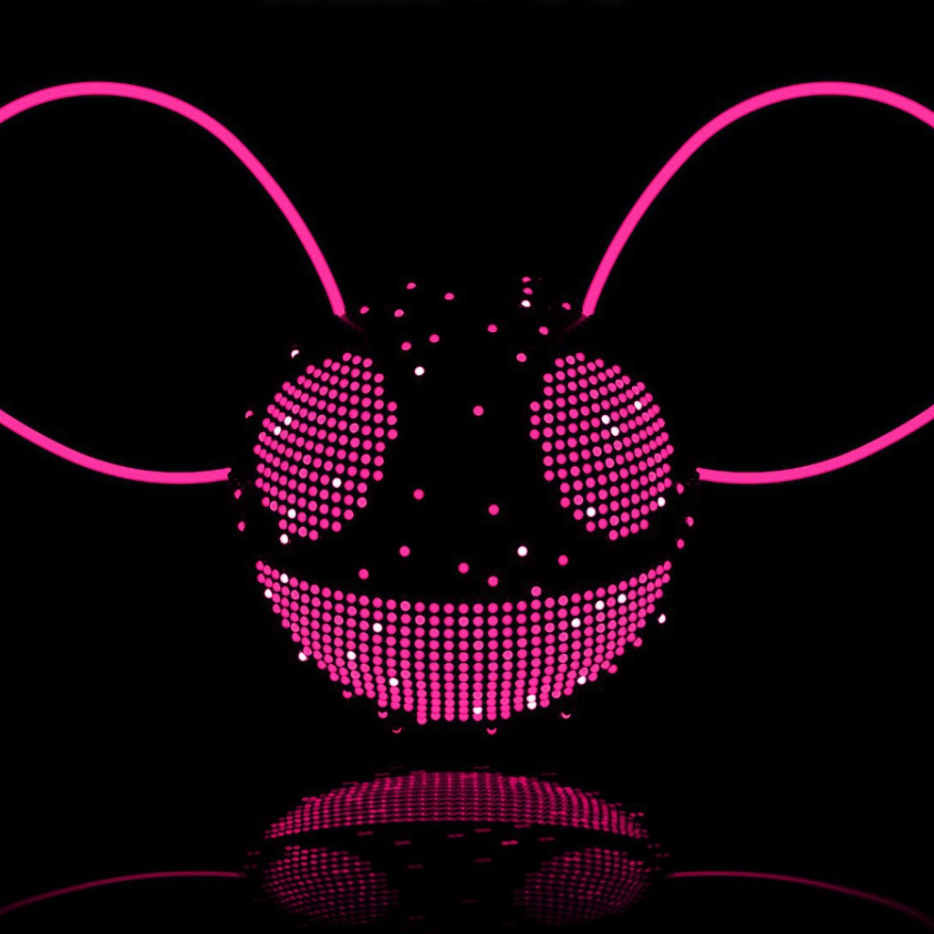 Розовый диджей deadmau5