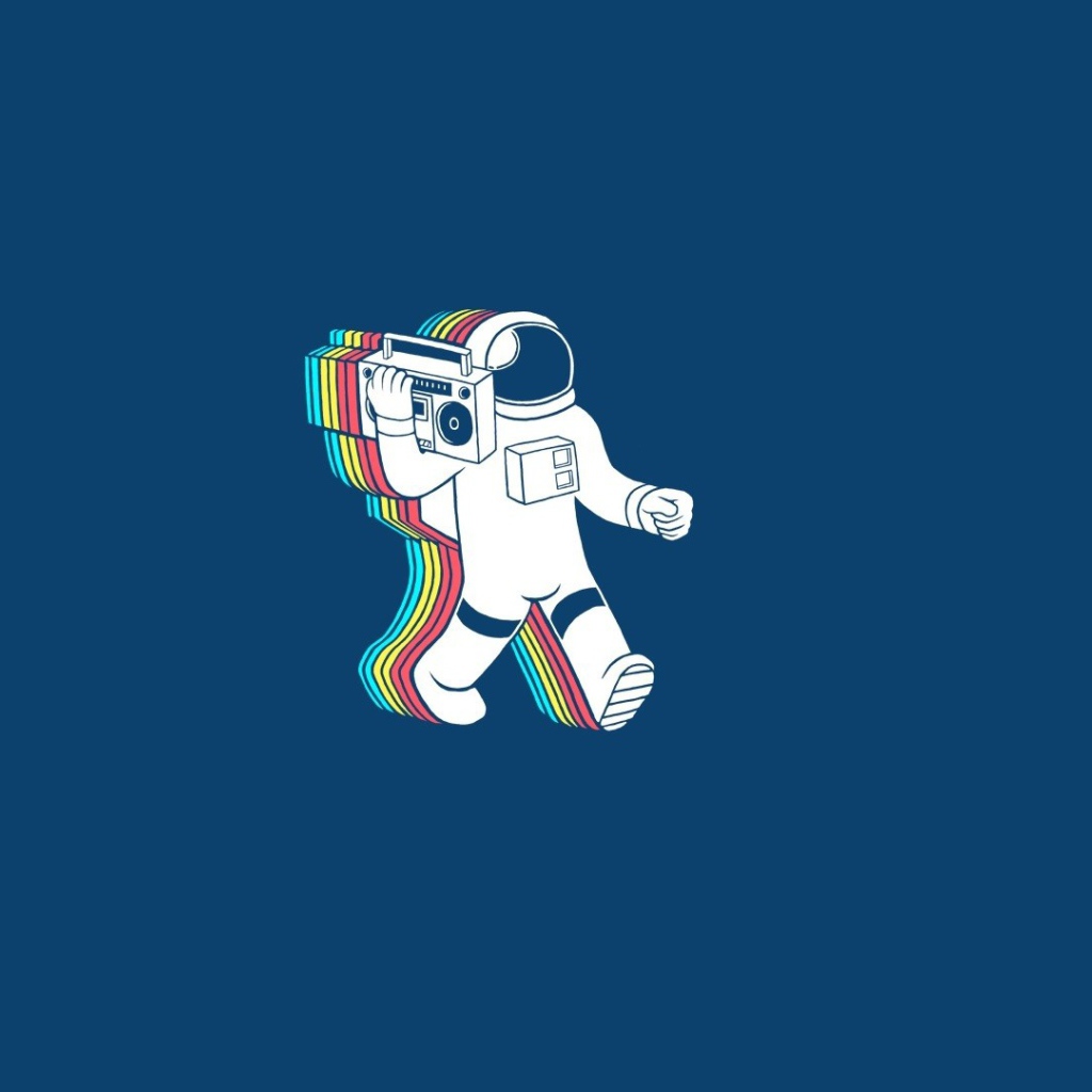 Магнитофон на плече космонавта