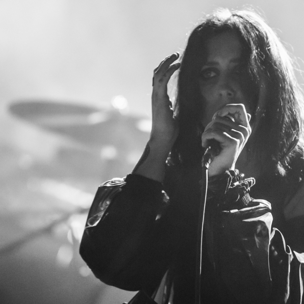 Знаменитая певица Челси Вулф