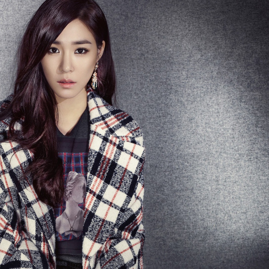 Тиффани Хванг на сером фоне, группа Girls’ Generation