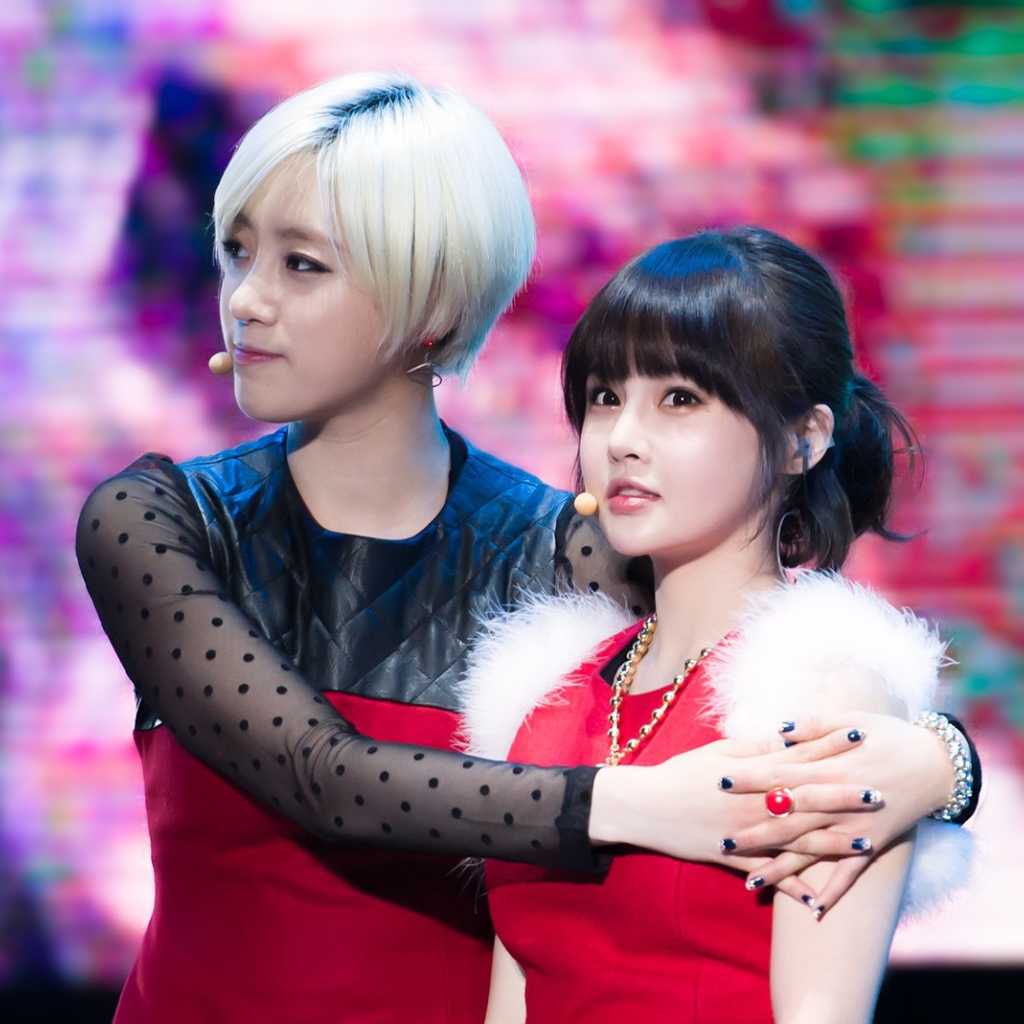 Две участницы группы T-ara