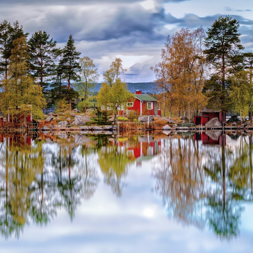 Жизнь на острове посреди озера