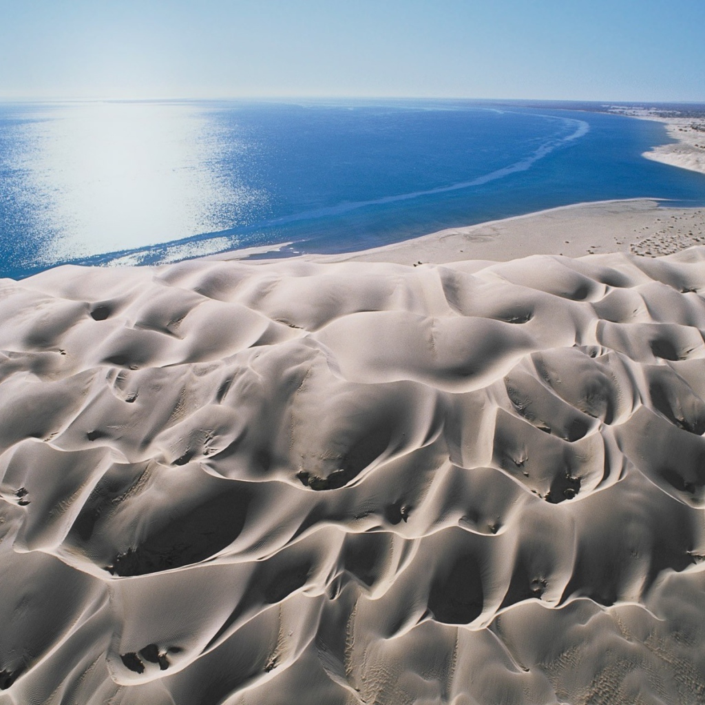 Необычные образования из белого песка