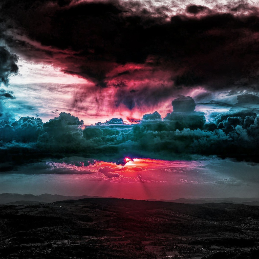 Мрачные облака на горизонте