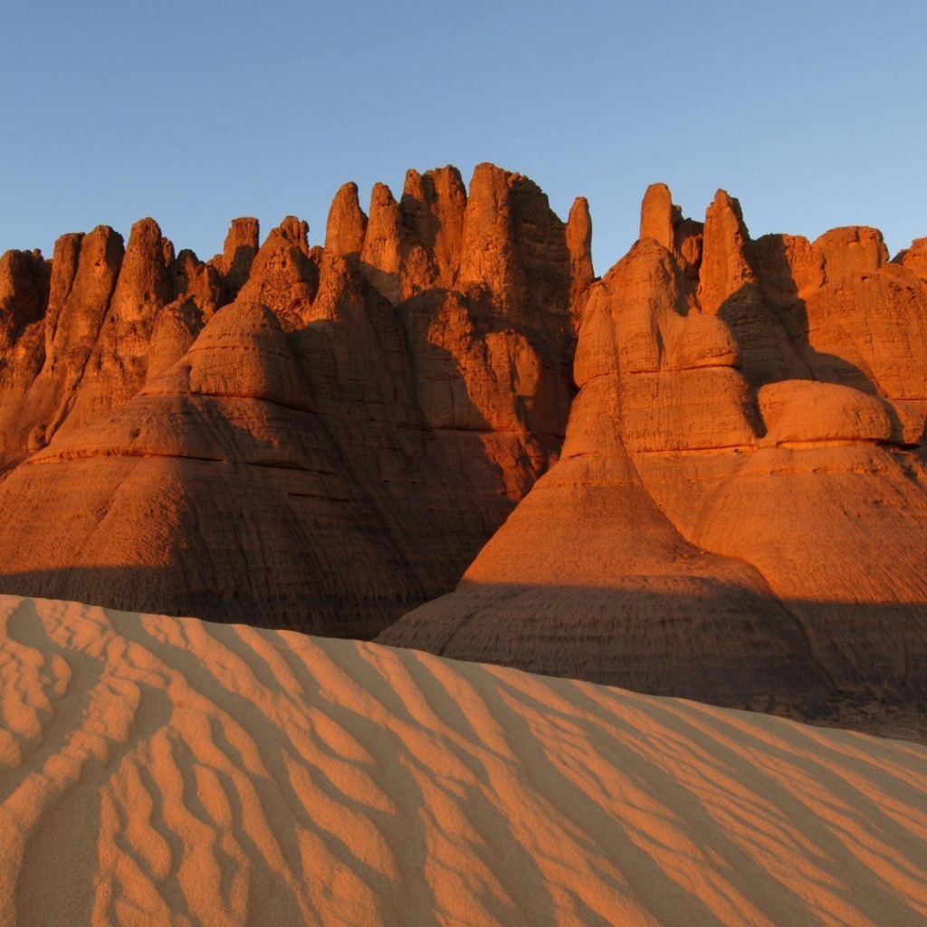 Скальные образования в пустыне