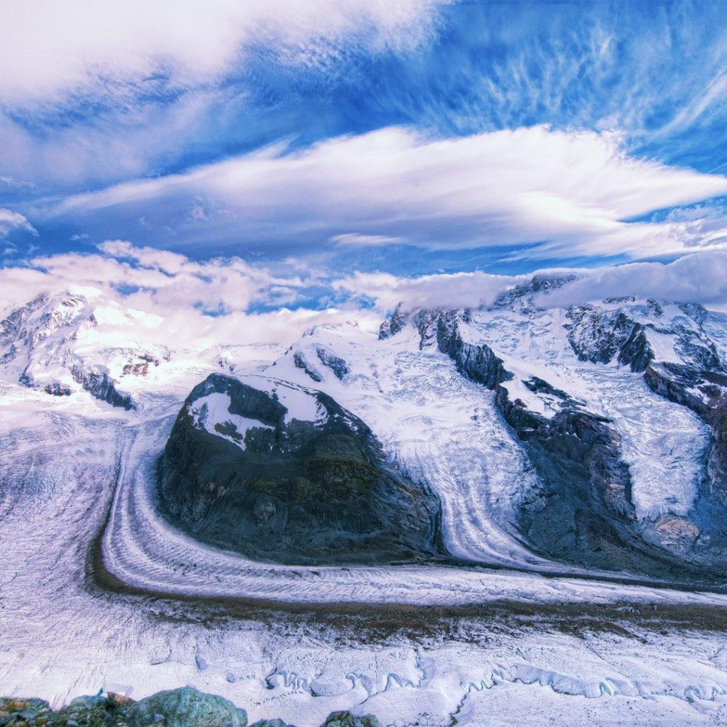 Облака над ледником