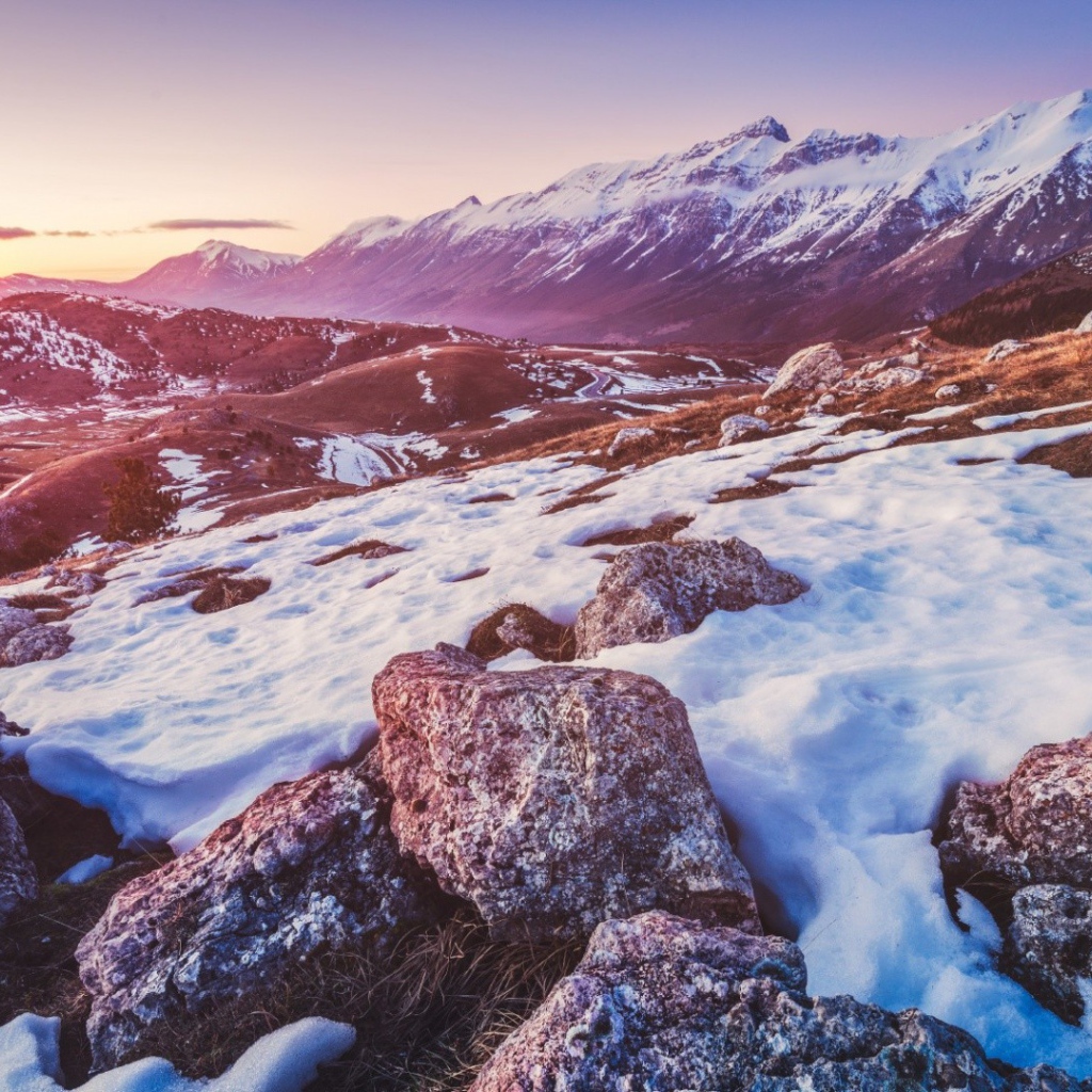 Свежий снег в горах
