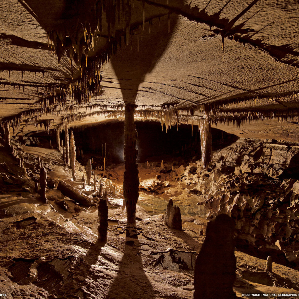 Пещерные сталактиты