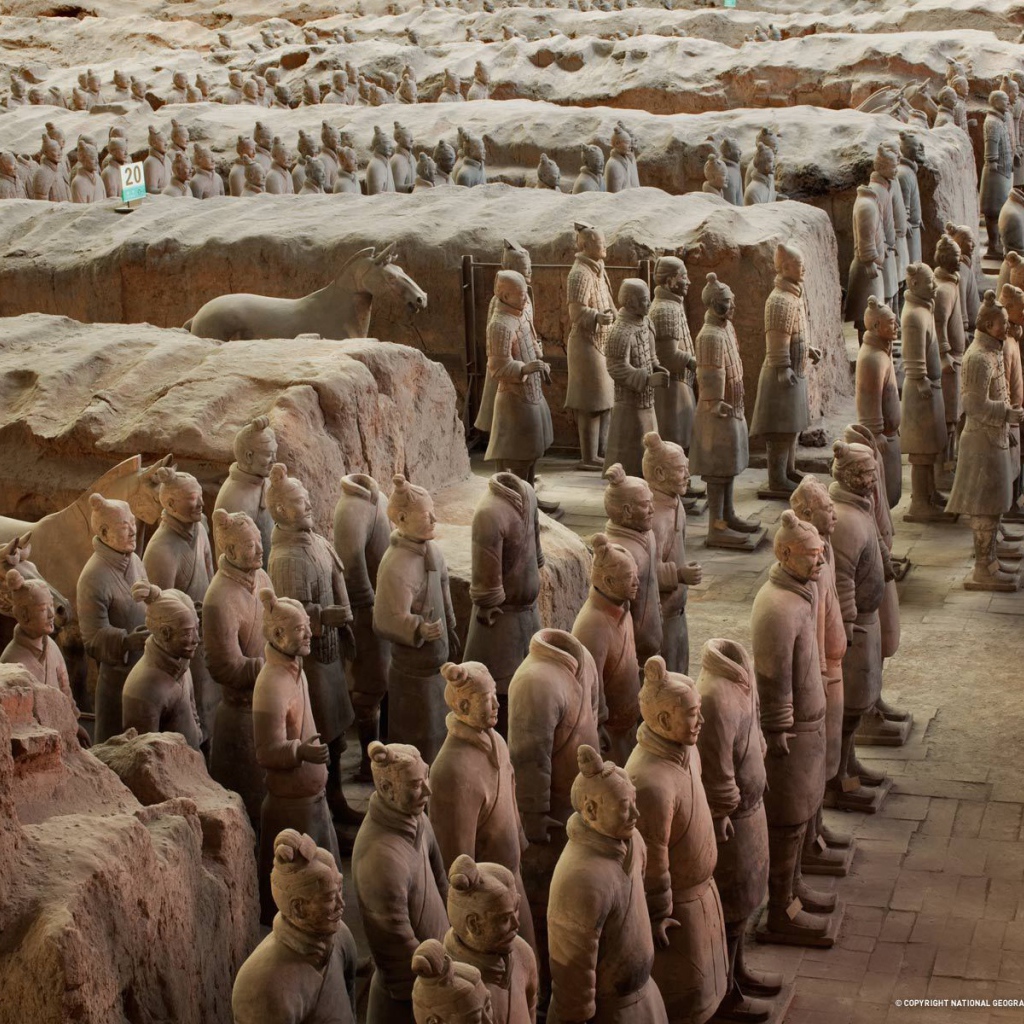Глиняные фигуры воинов