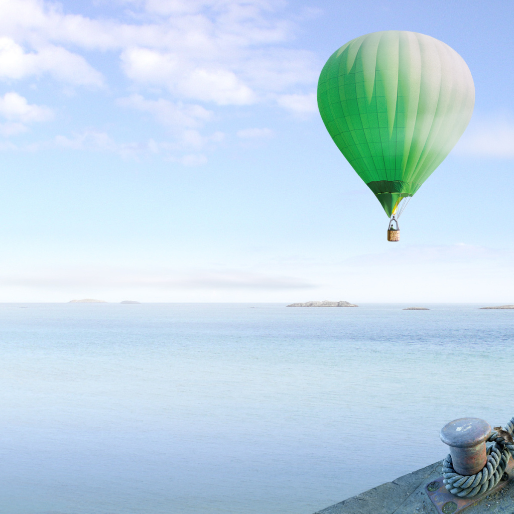Зеленый Воздушный шар над морем