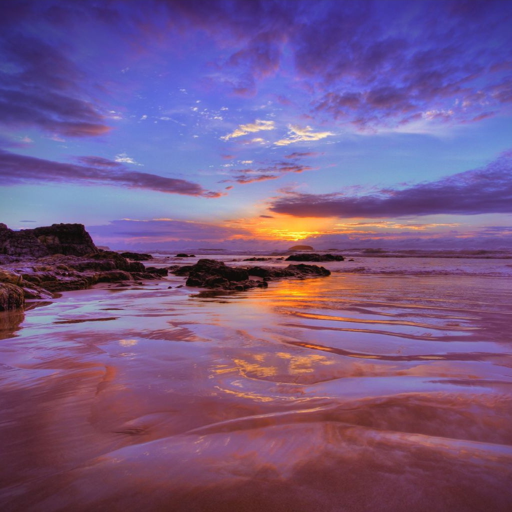 Красная вода на закате