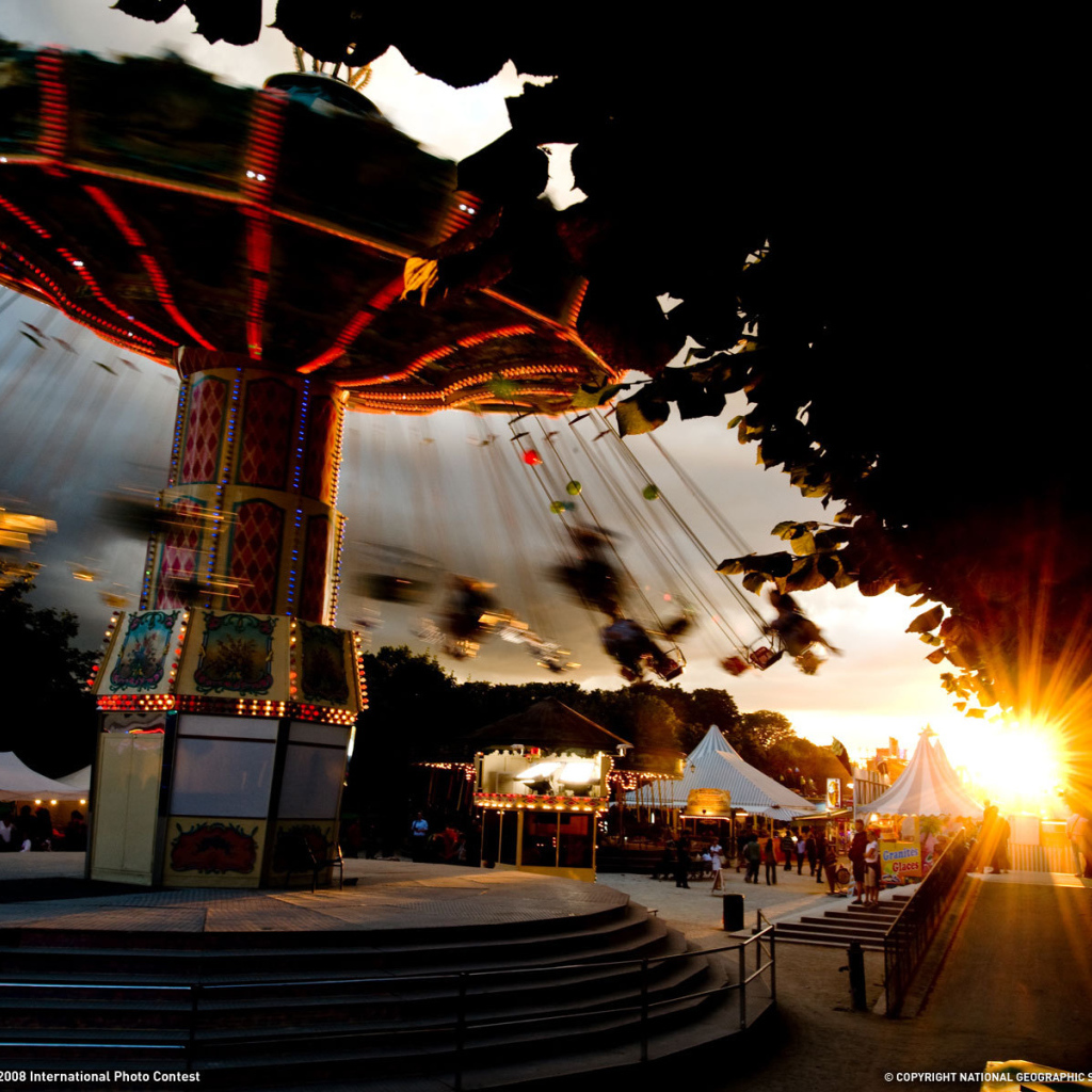 Карусели на закате