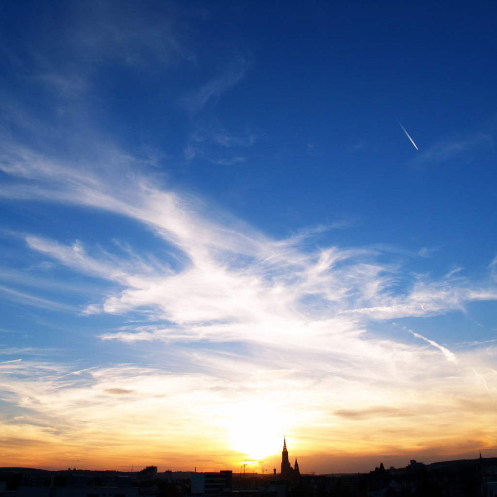 Силуэт города на закате