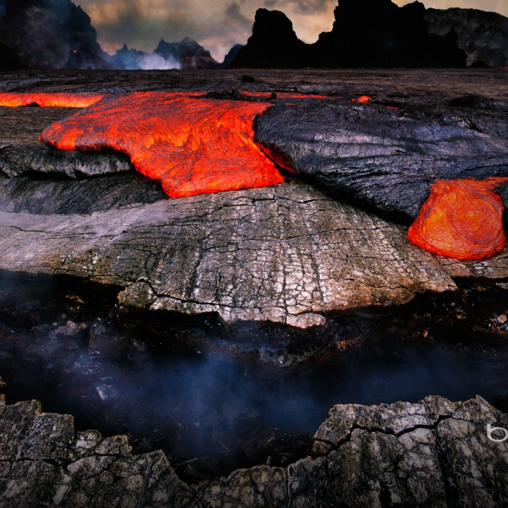 Остывающая лава из вулкана