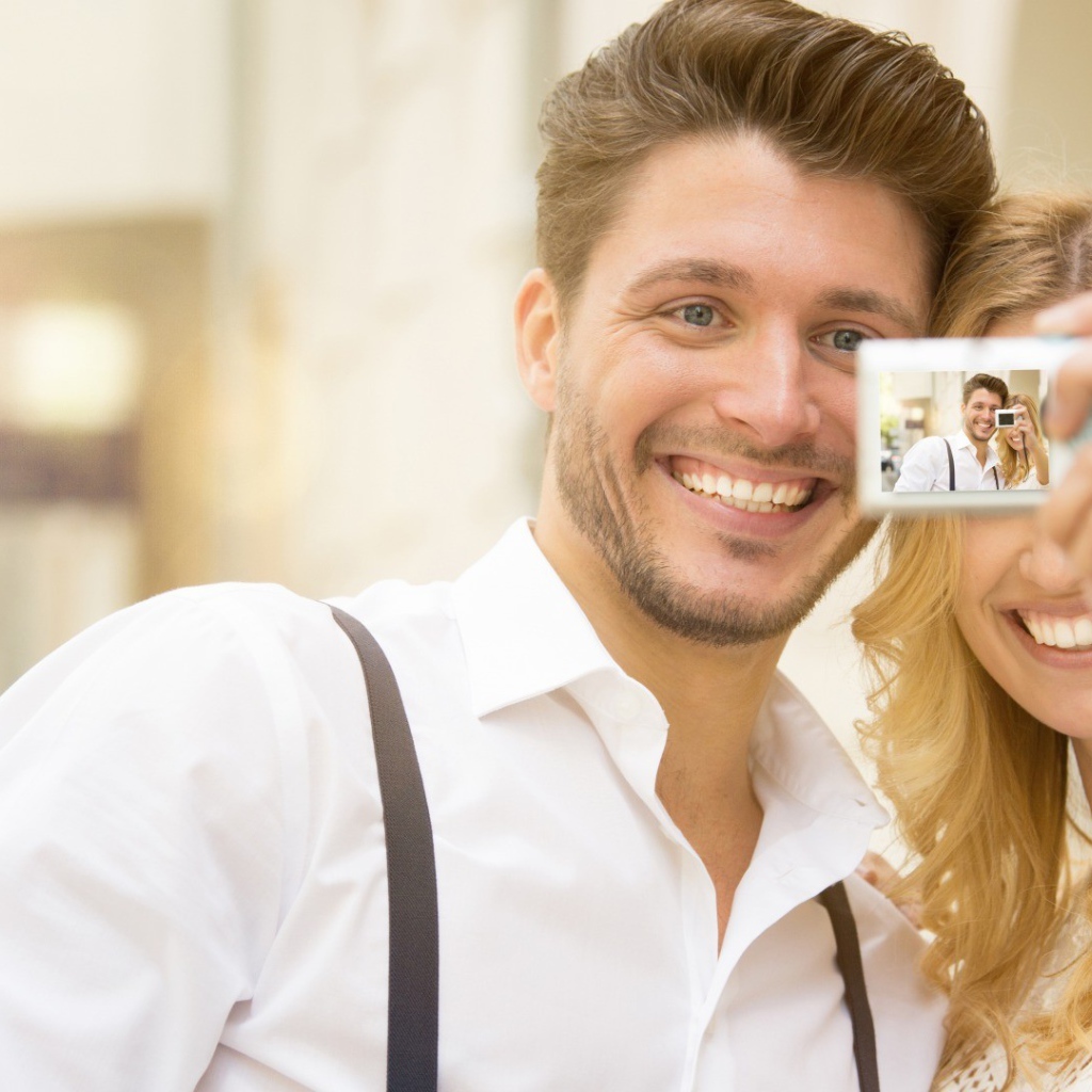 Счастливая семейная пара