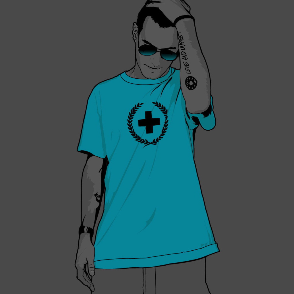 Человек с крестом на футболке