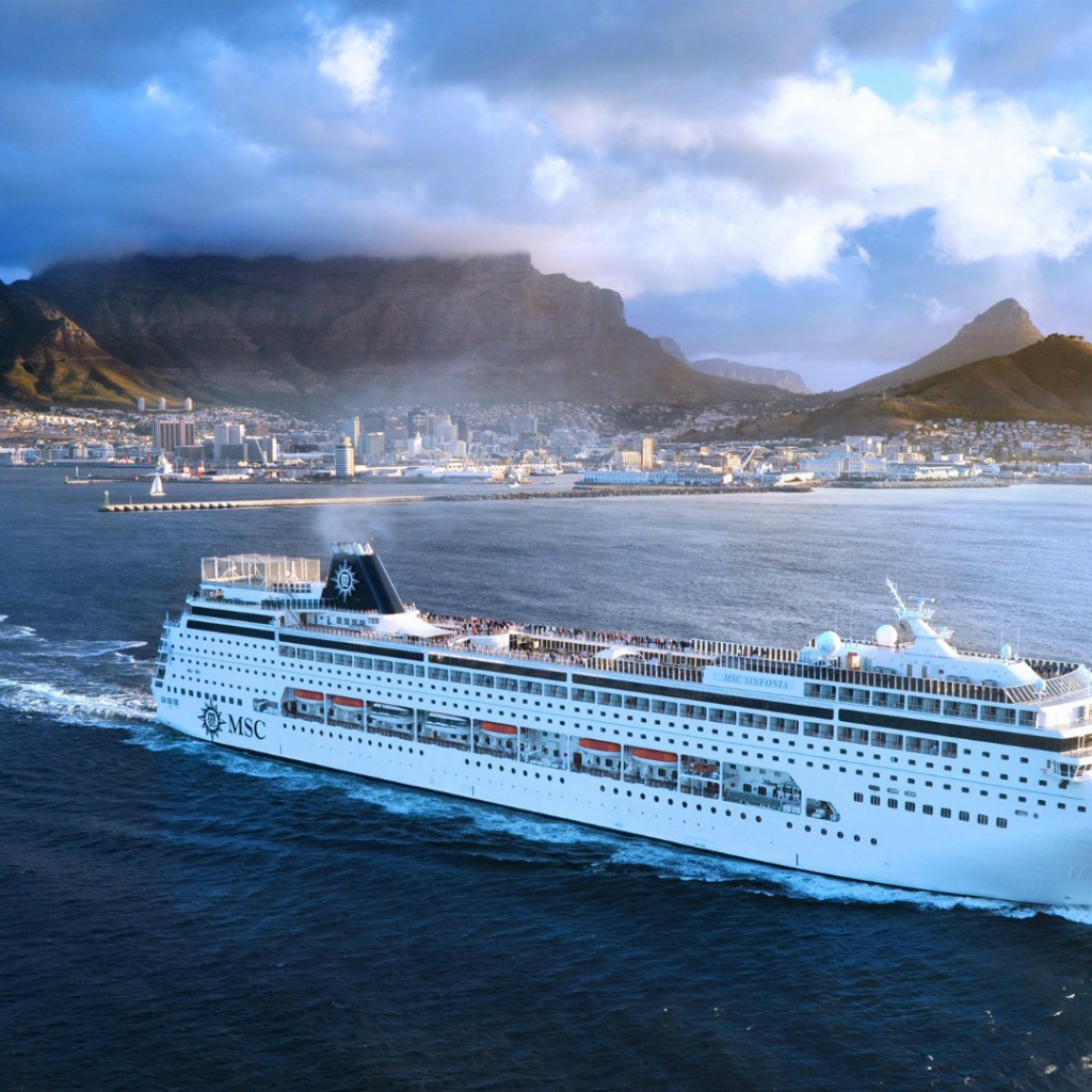 Круизный лайнер MSC Sinfonia