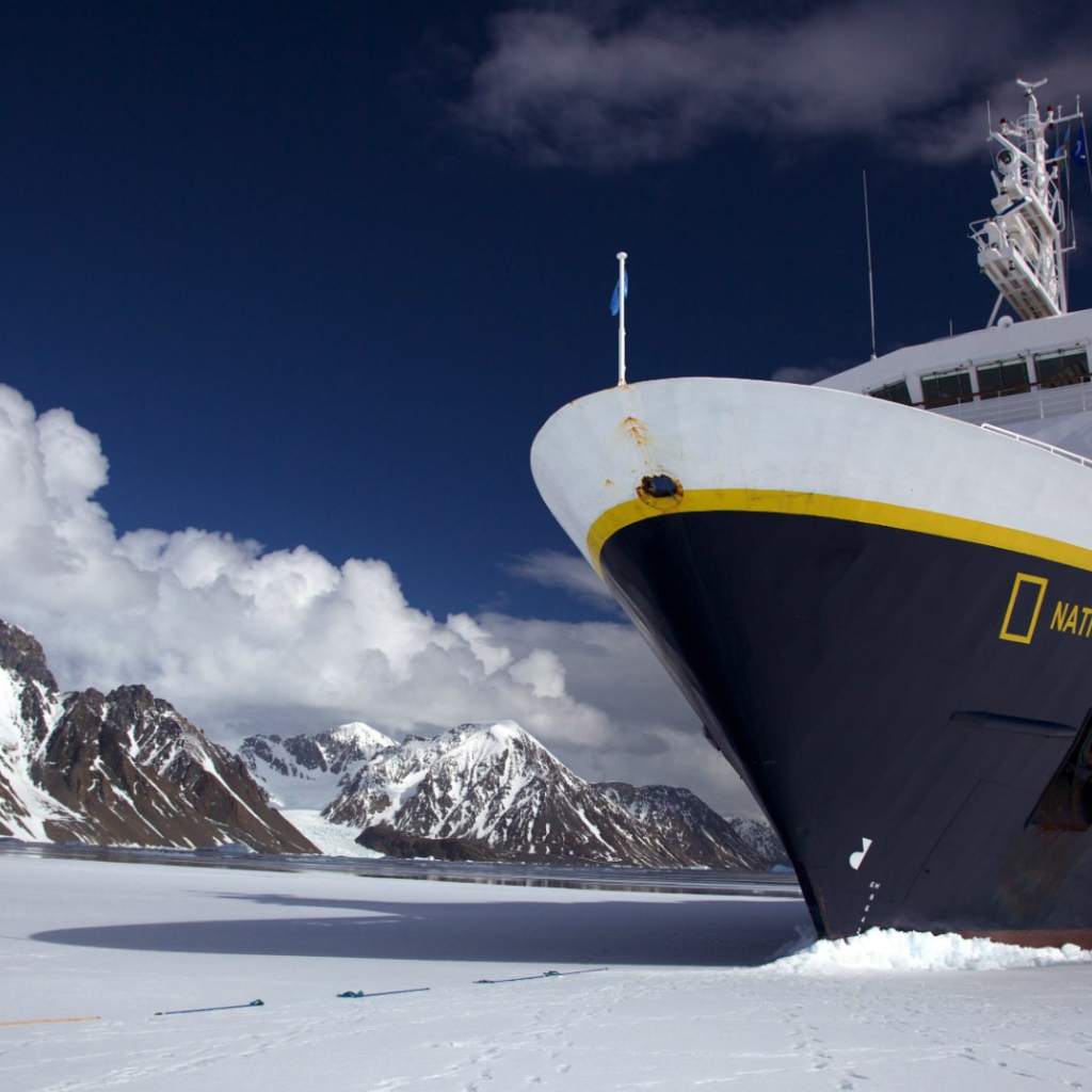 Экспедиционное судно National Geographic Explorer