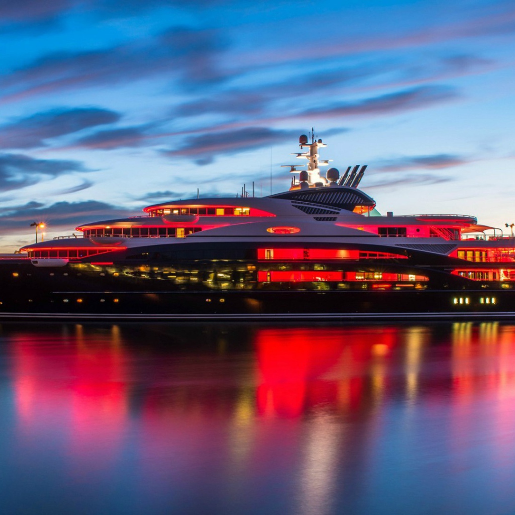 Мега-яхта Serene