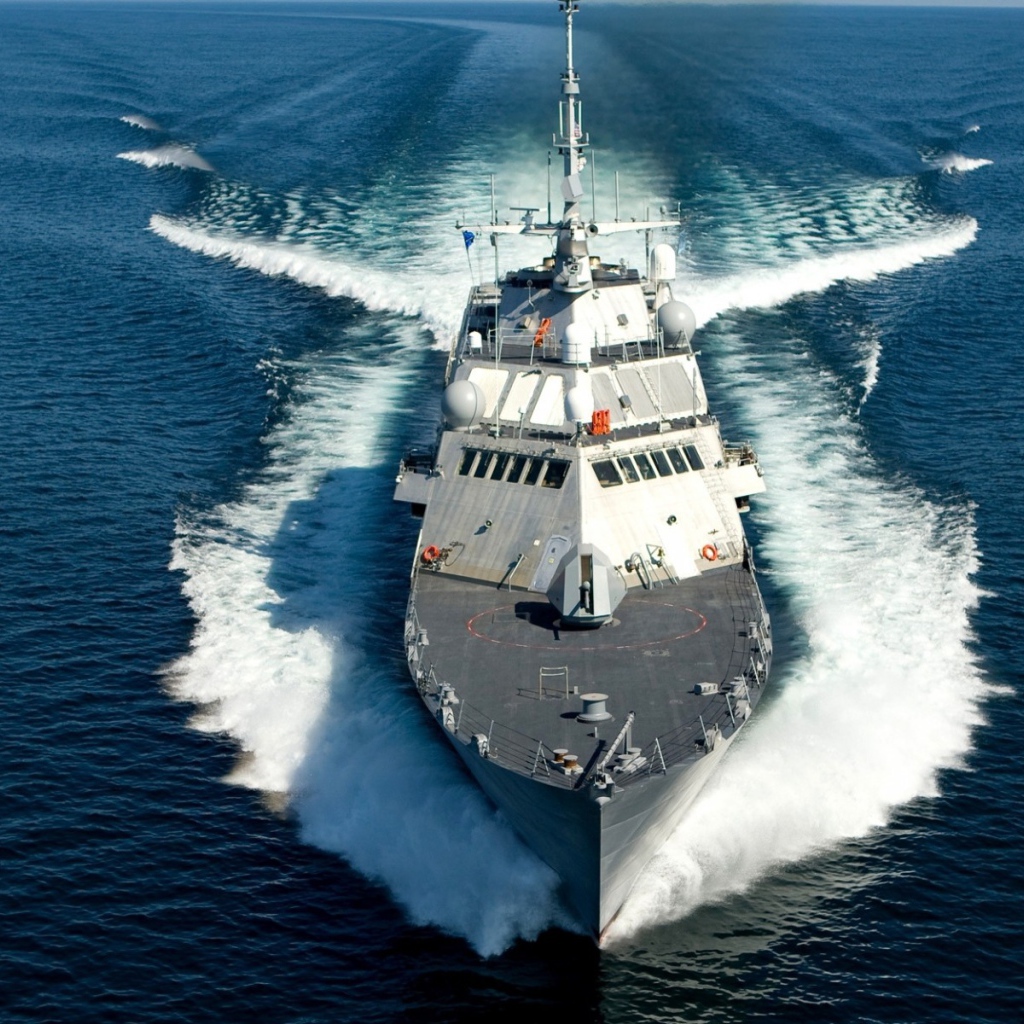 Быстрый военный линкор