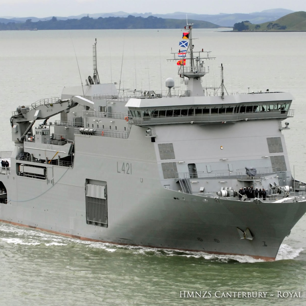 Военный корабль в Новой Зеландии