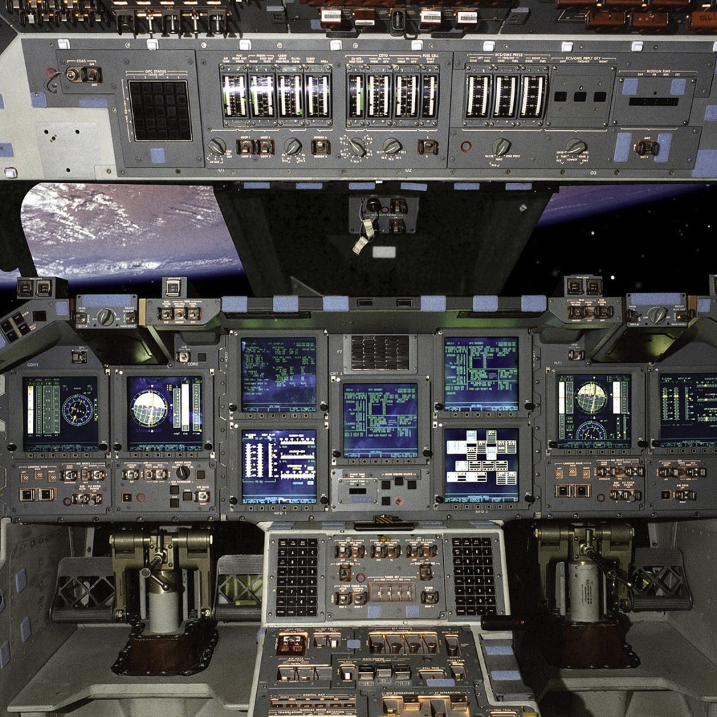 Панель приборов капитана на космическом корабле