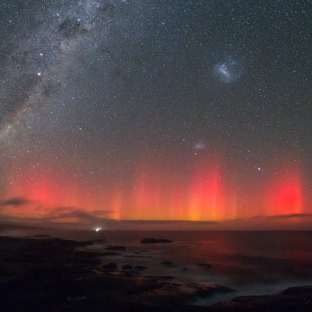 Млечный путь и северное сияние