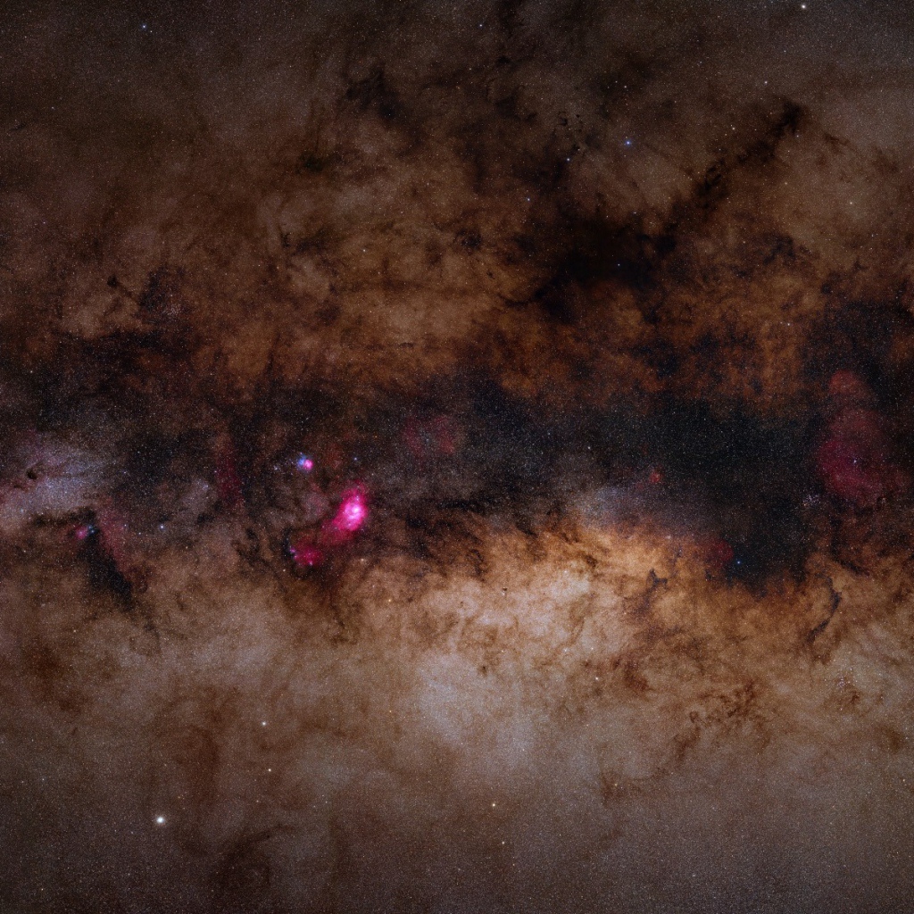 Розовые звезды в коричневой туманности