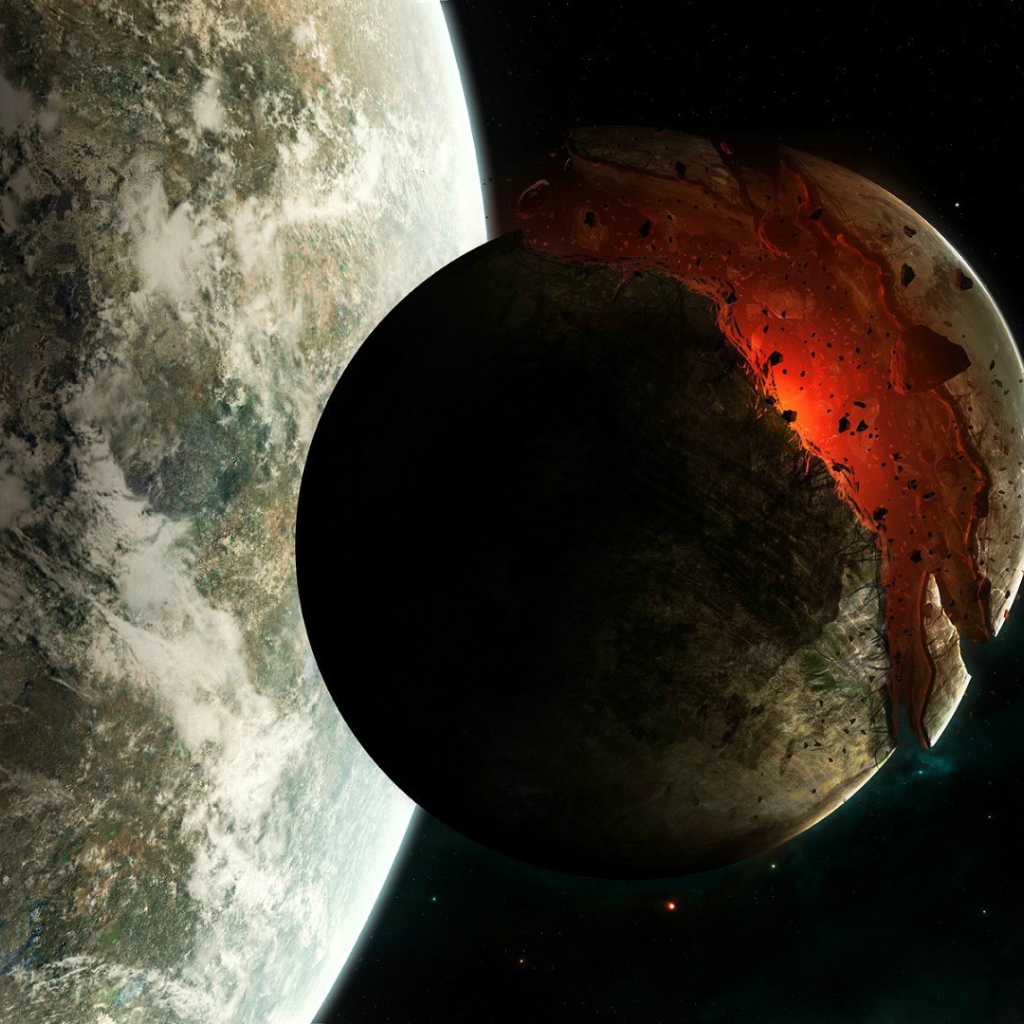 Луна раскололась на части