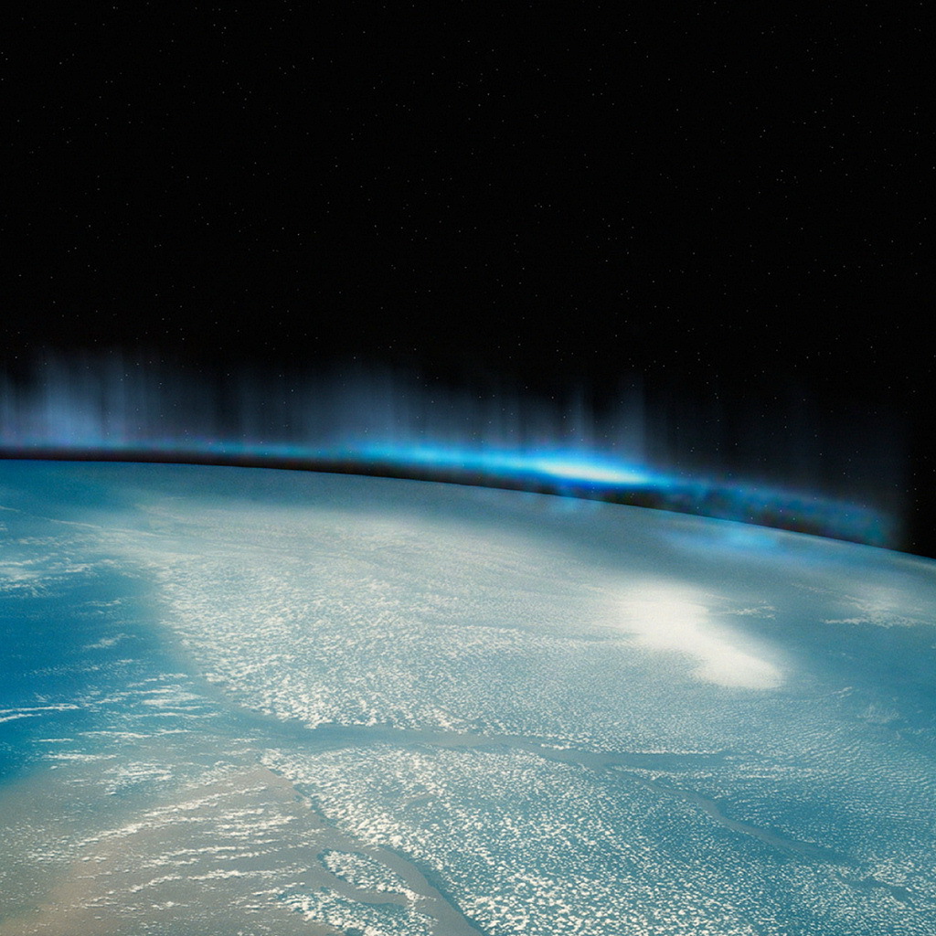 Вид на северное сияние из космоса