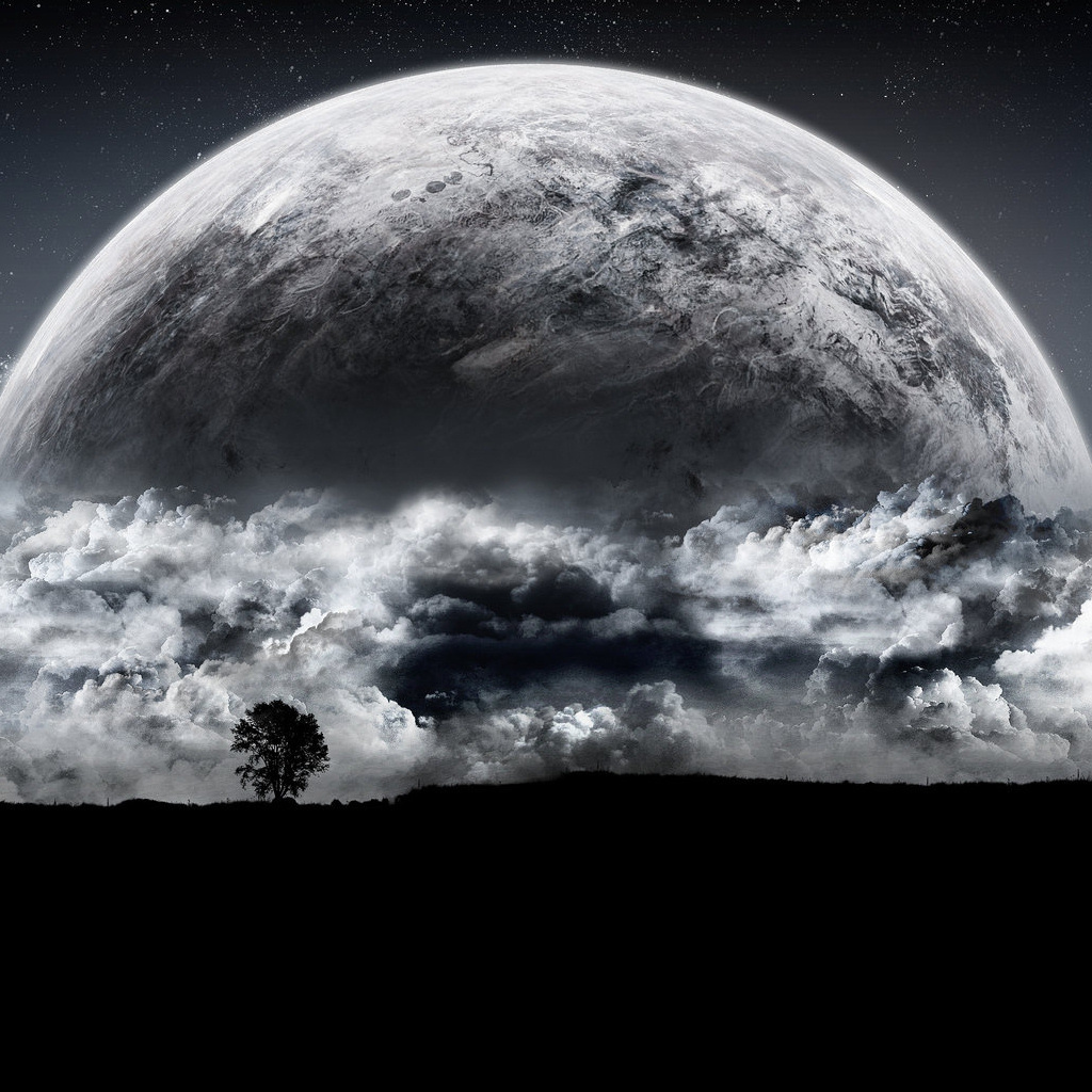 Планета висит на горизонте