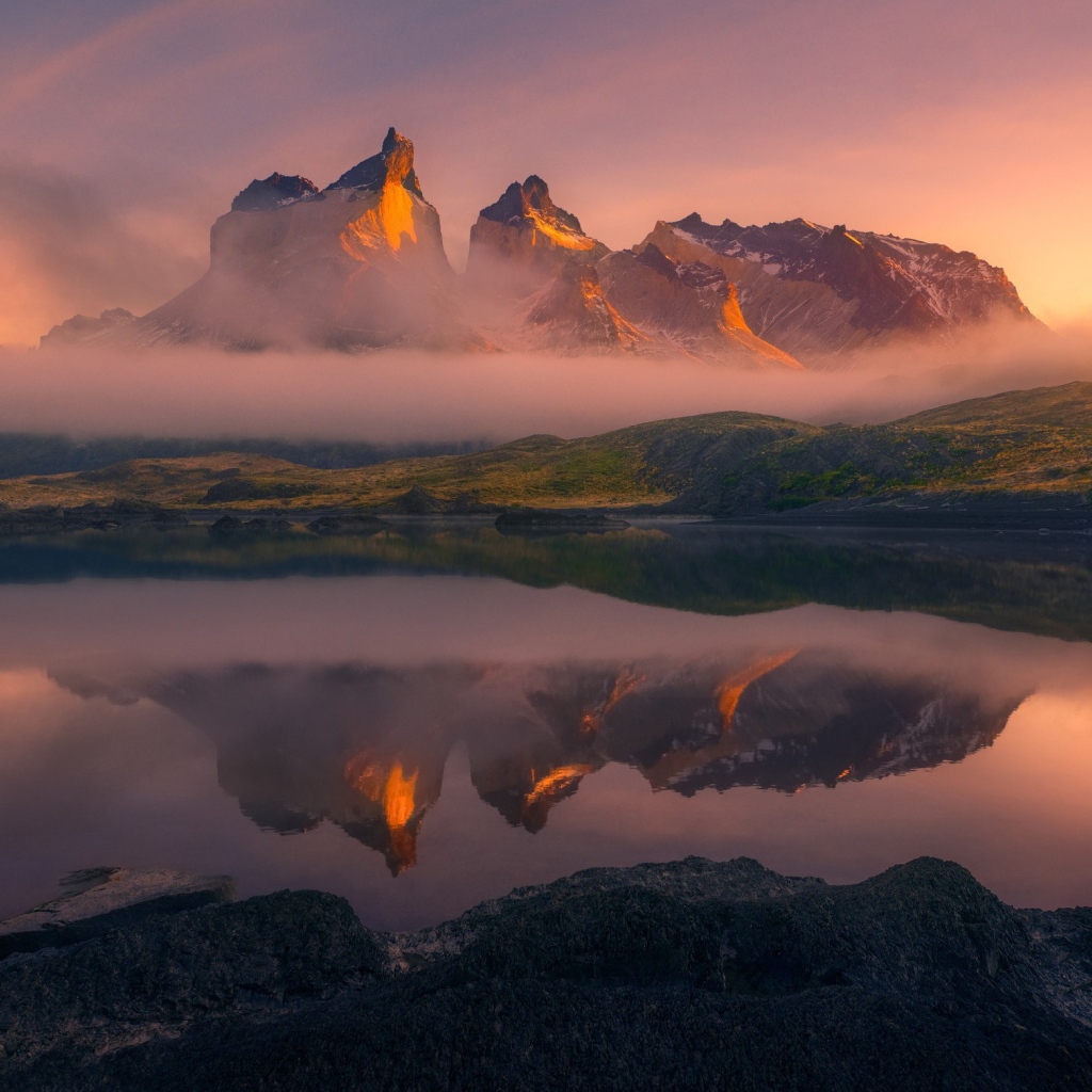 Горное озеро в Торрес-дель-Пайне, Чили