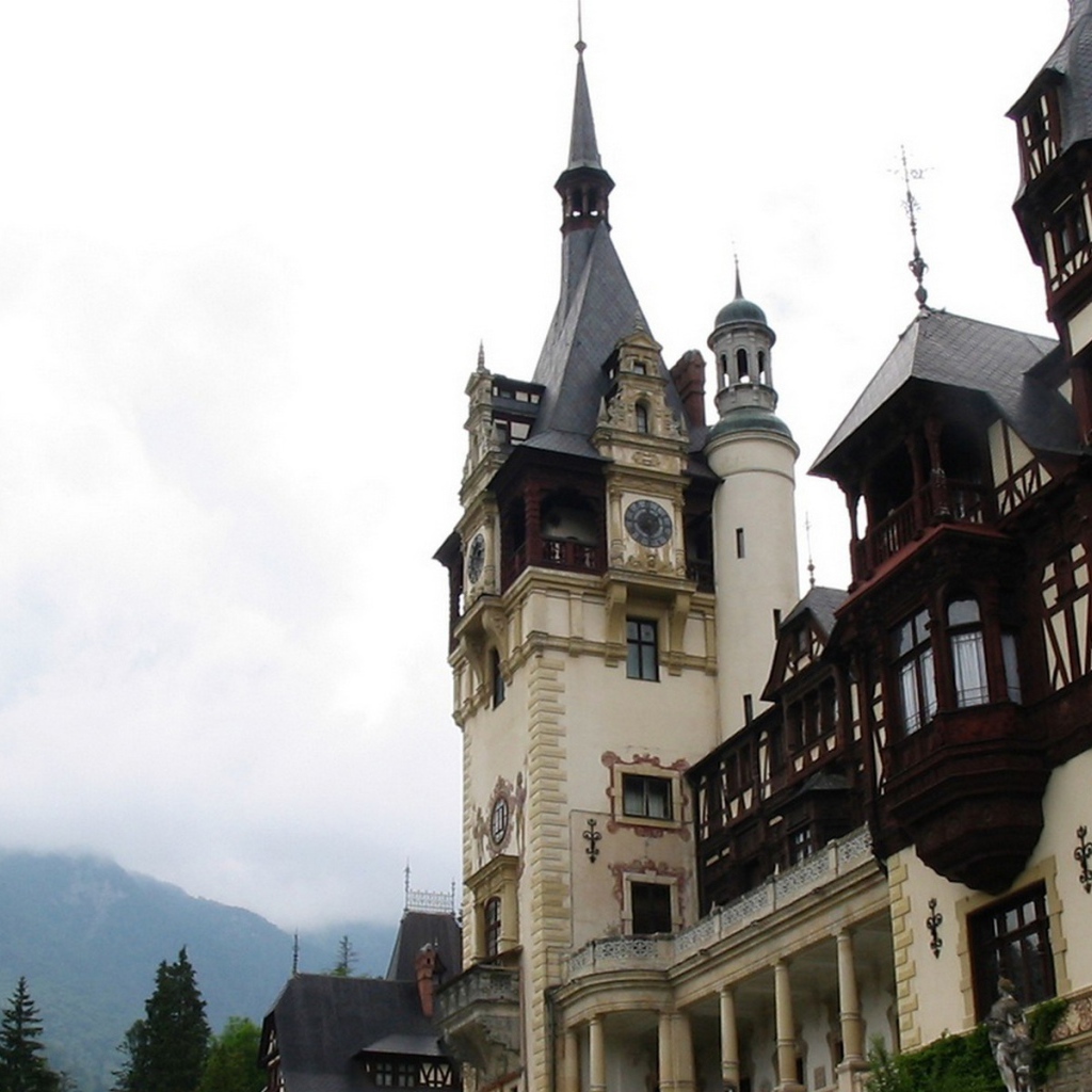 Замок Пелес в Румынии