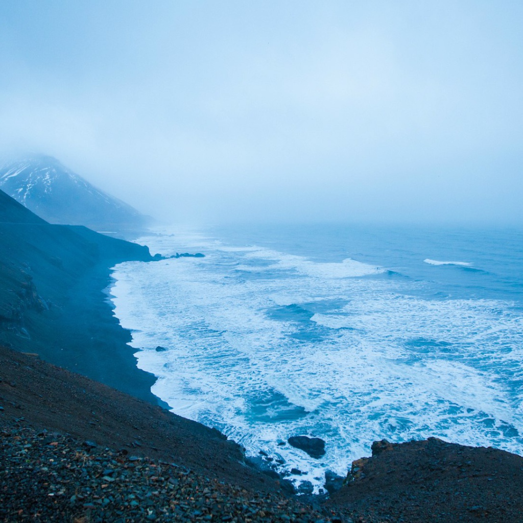 Берег моря в Исландии