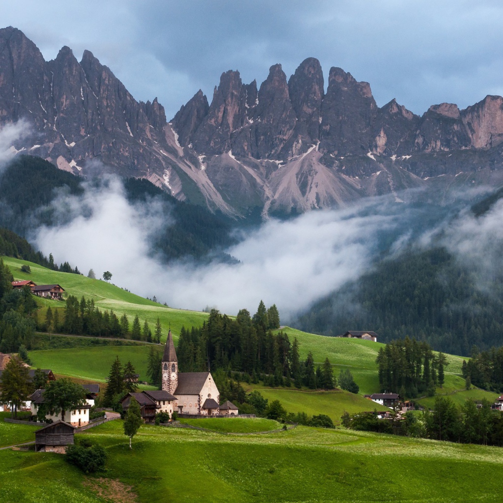 Деревня среди гор