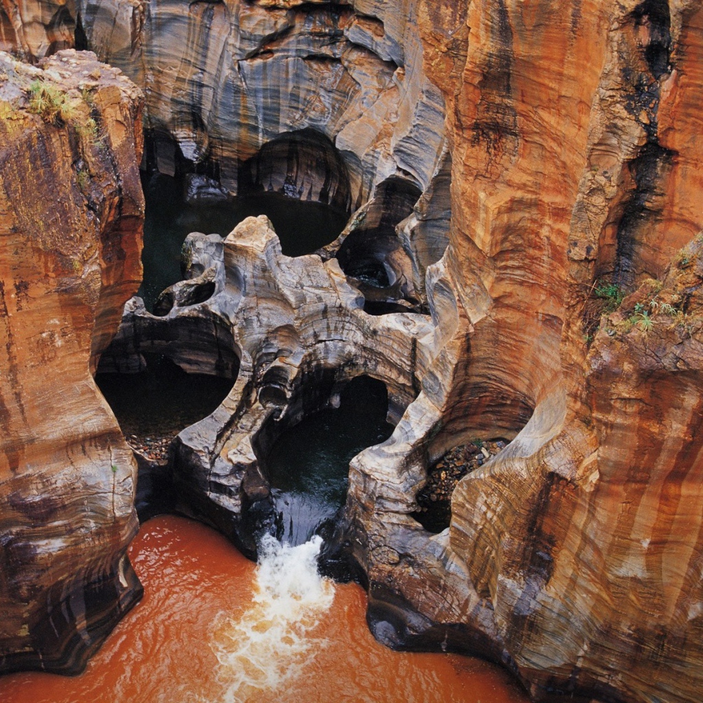 Река в каньоне в Африке