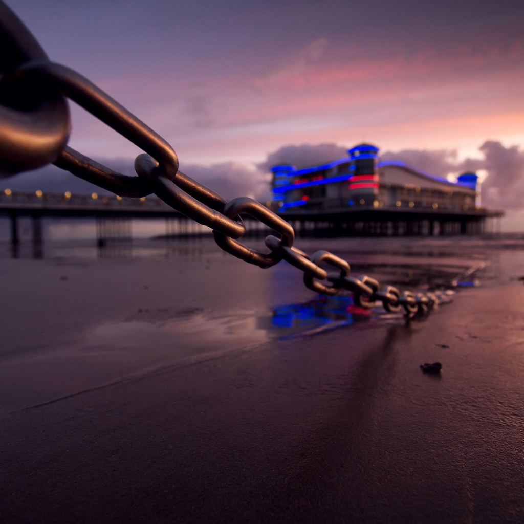 Цепь ограждения на пляже, Англия