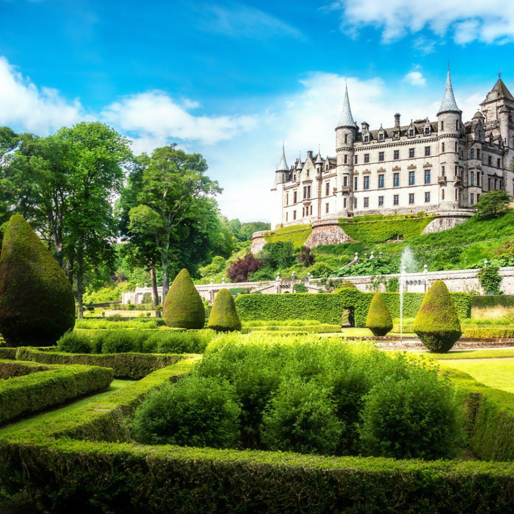 Замок Данробин в Шотландии