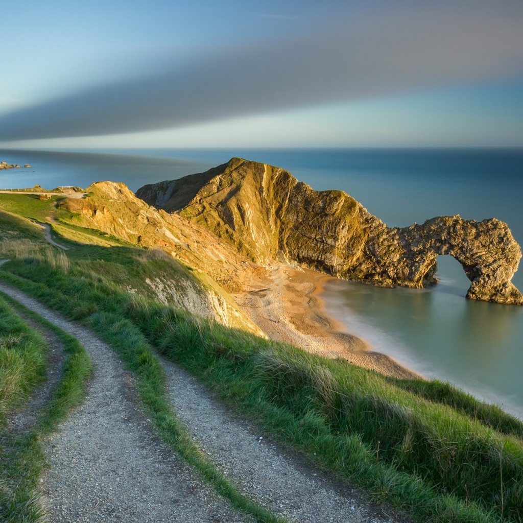 Скальные ворота Дердл-Дор в Англии