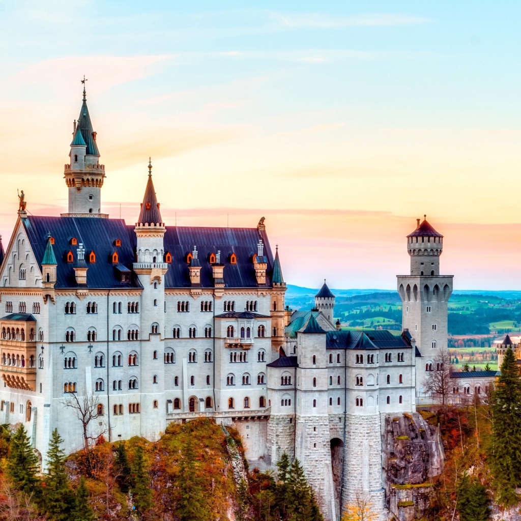 Белый замок в Германии, фото HDR