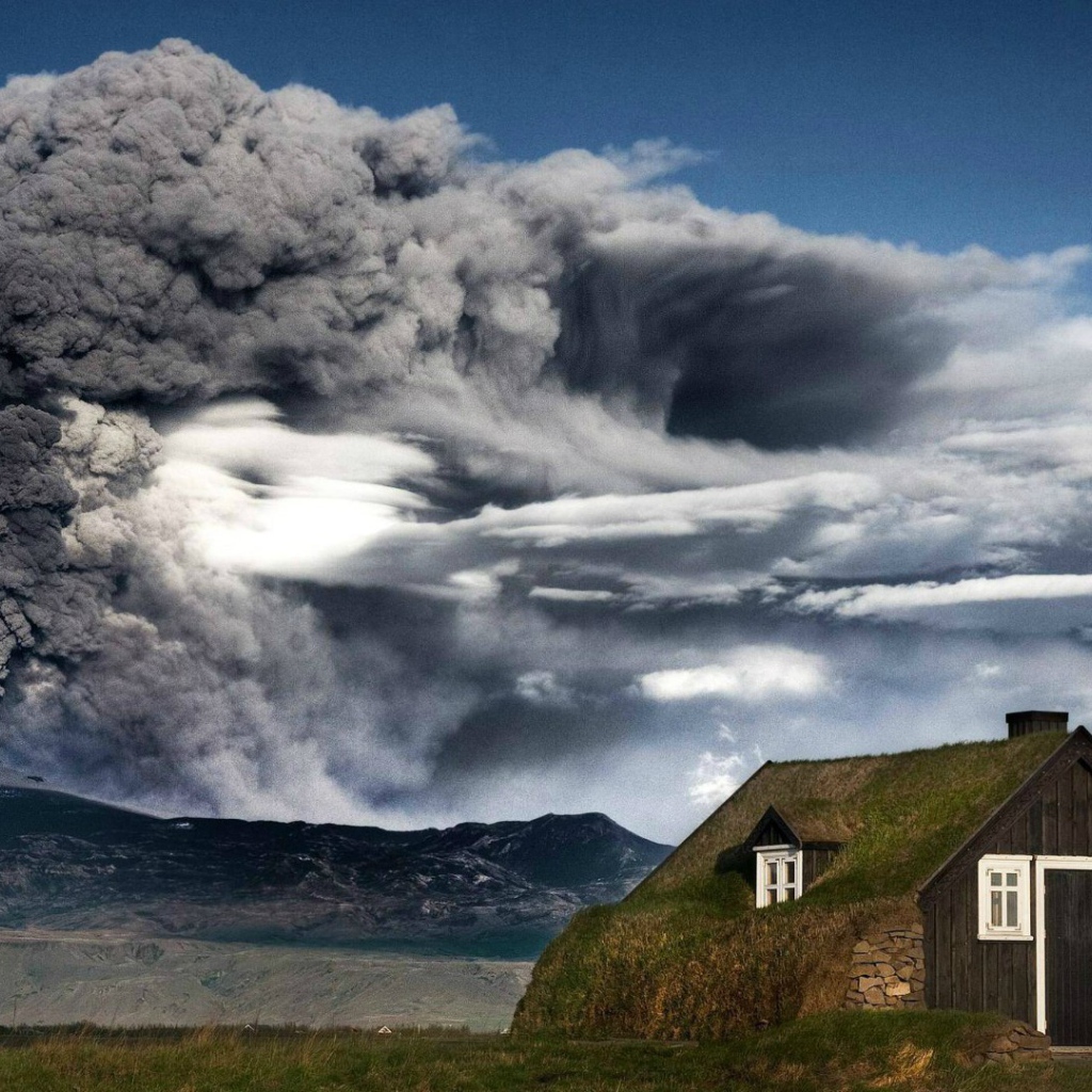 Вулкан Эйяфьятлайокудль в Исландии