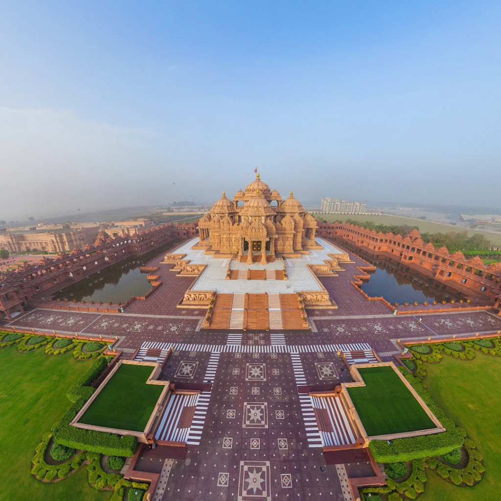 Индуистский храм в Индии