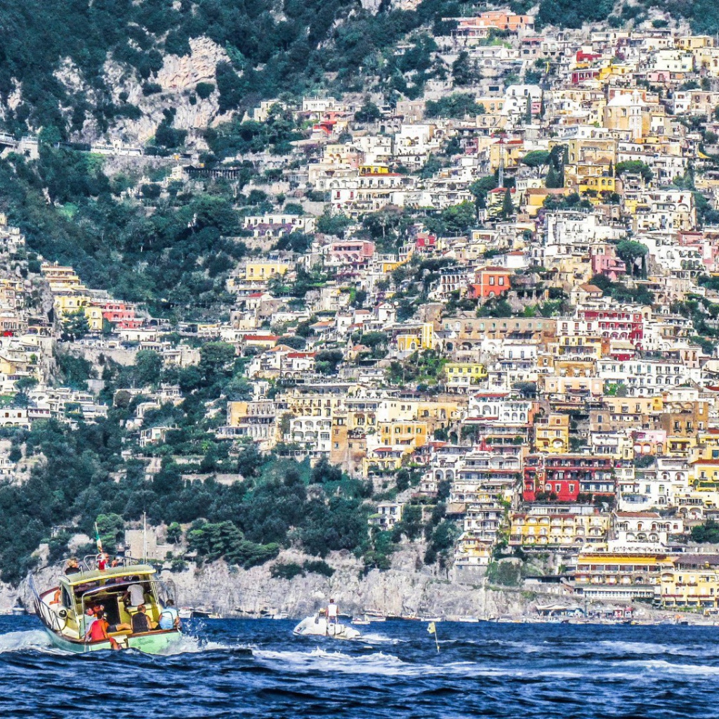 Позитано — коммуна в Италии