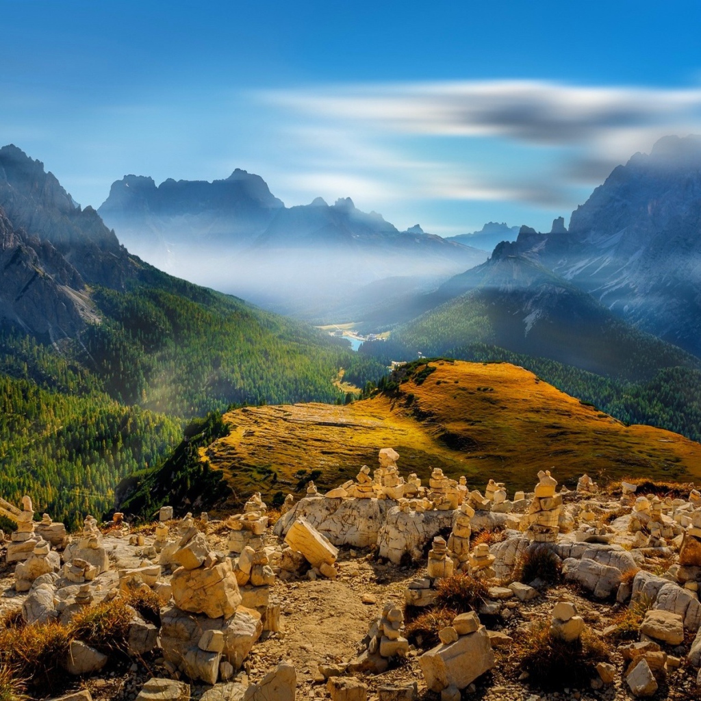 Каменистая местность в Альпах, Италия