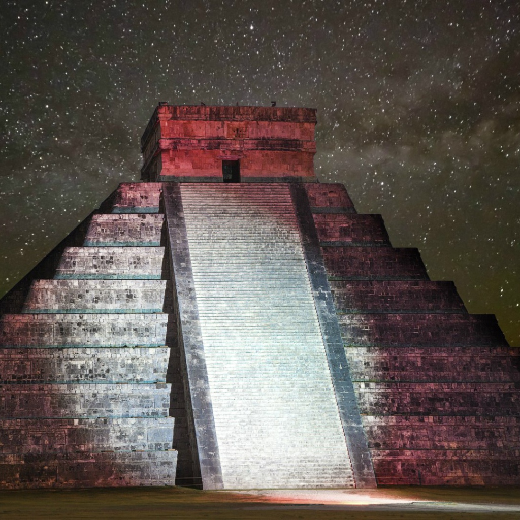 Пирамида Майя в Мексике